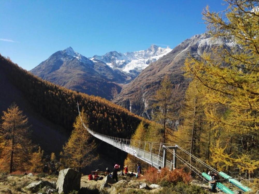 Haus Valaisia - Randa Bei Zermatt Apartment ภายนอก รูปภาพ